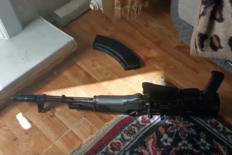 Ангарчанин открыл стрельбу из автомата Калашникова из окна