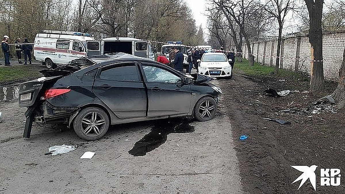 Были веселыми и честными»: друзья рассказали о пяти подростках, погибших в  ДТП в Новочеркасске - KP.RU