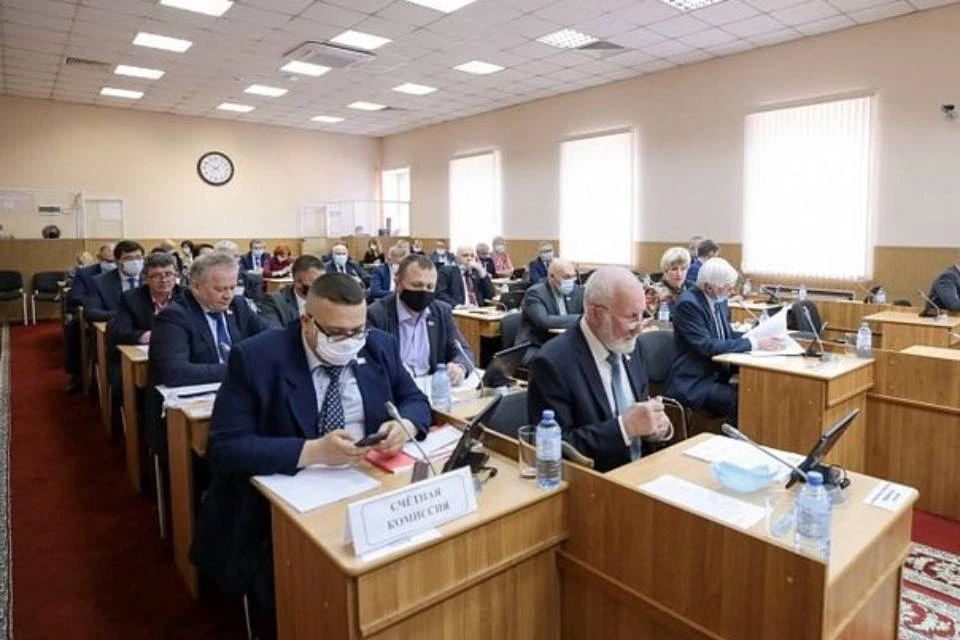 Депутаты отчитались о доходах за 2020 год. Фото: Мурманская областная Дума