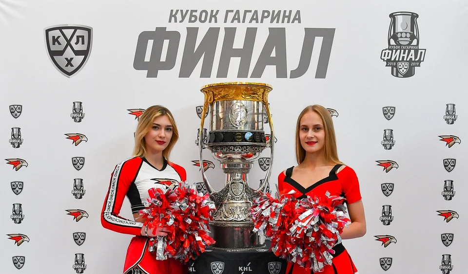 Омичи смогут посмотреть на кубок "Гагарина" в одном из ТЦ. Фото: пресс-служба ХК "Авангард"