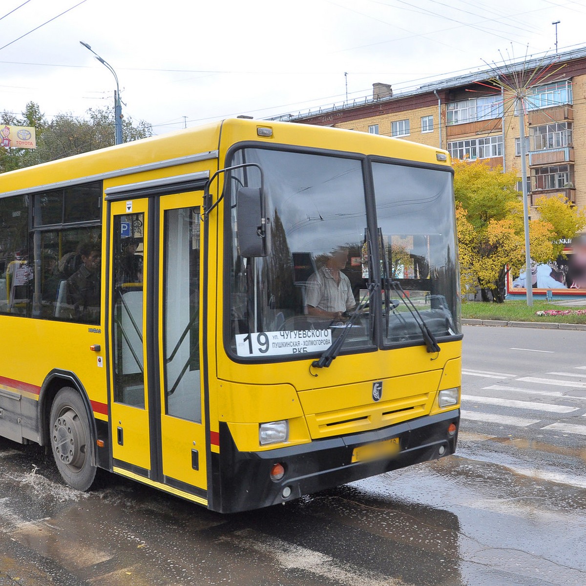 19, 26 и 28 автобусы изменят свои маршруты на время проведения репетиций  Парада Победы в Ижевске - KP.RU