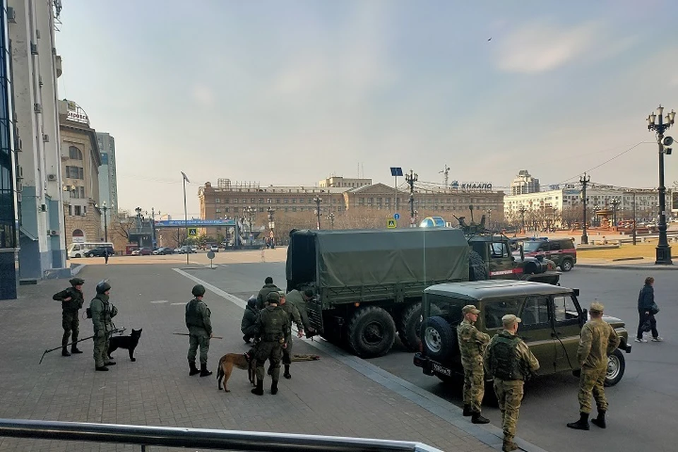 Из-за дождя в Хабаровске отменили репетицию парада Победы 28 апреля