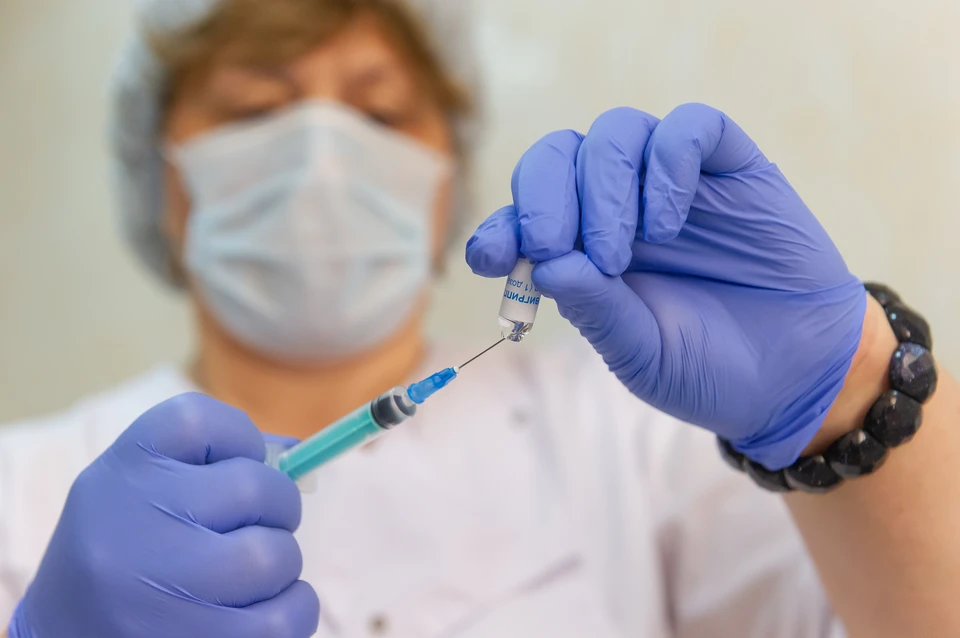 Вакцинация от COVID-19 в Петербурге продолжится в течение всех праздничных дней