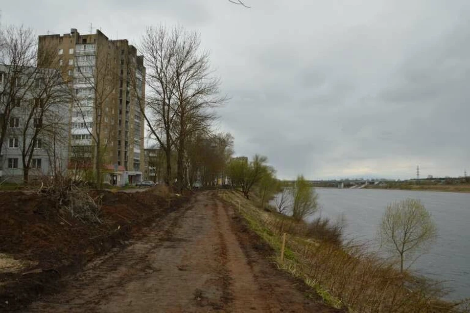 Работы по благоустройству Мигаловской набережной стартовали в апреле. Фото: администрация Твери