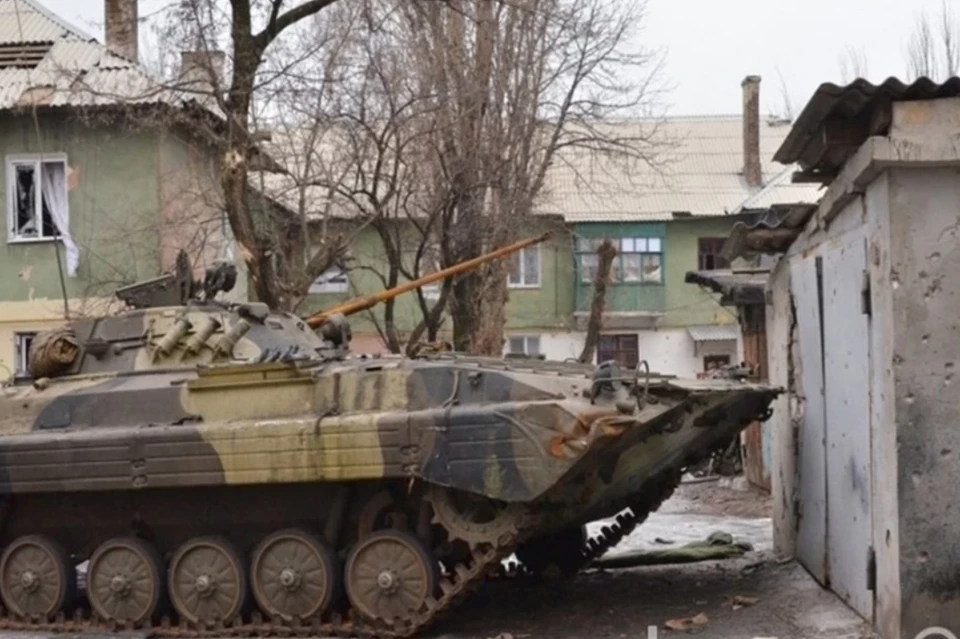 Украинские боевики пригнали бронетехнику в Катериновку и Мироновское. Фото: Егор Пелепенко