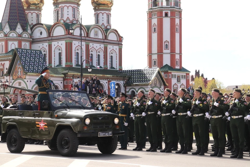 Военный парад в Гусеве.