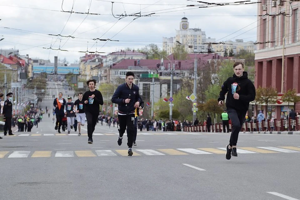 Брянские школьники и студенты пробежали «Дорогами памяти».