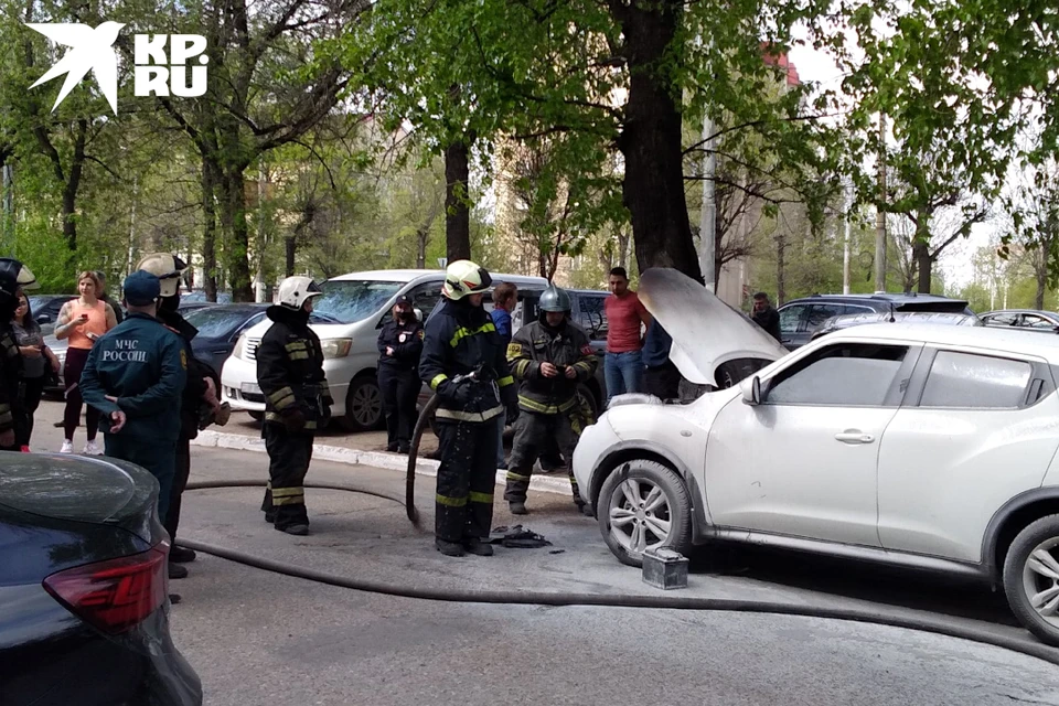 В Твери загорелся Nissan Juke на проспекте Чайковского.