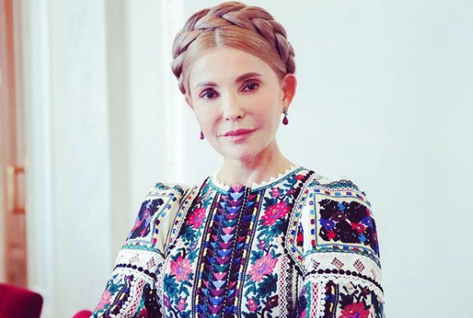 Тимошенко надела в Раду вышиванку и сделала «фирменную» прическу. Фото: Instagram Юлии Тимошенко