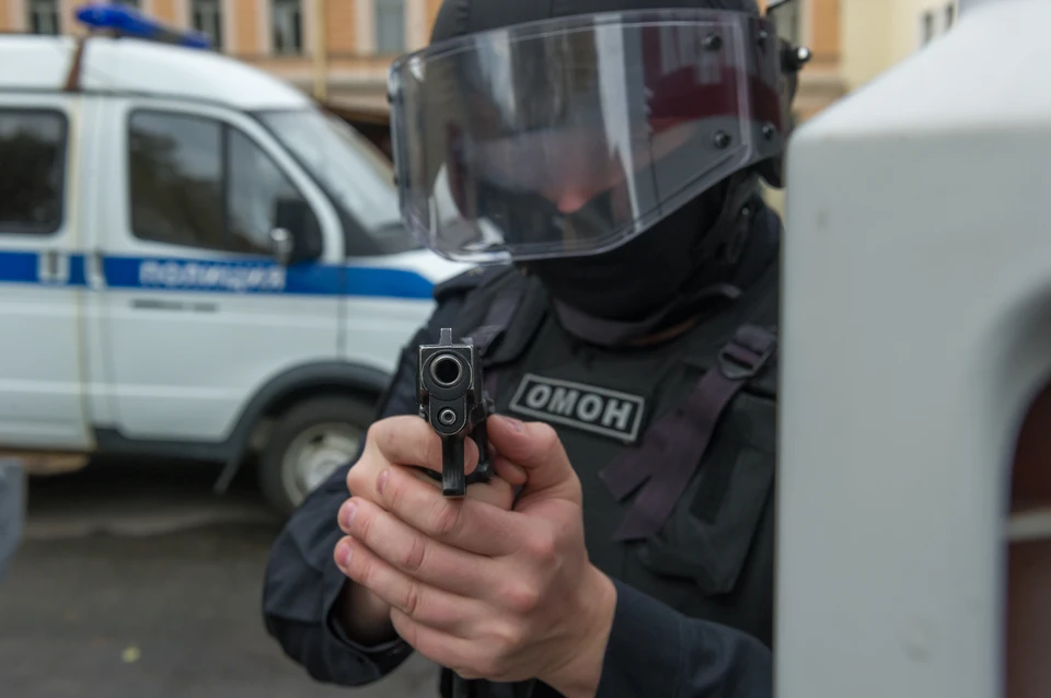 В Петербурге задержали троих приезжих, обманывавших пенсионеров.