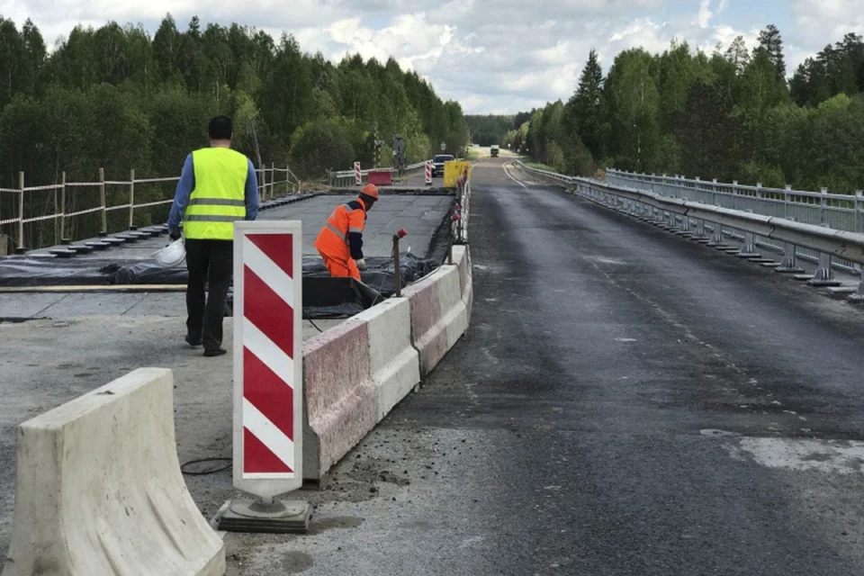 Движение по мосту не перекрыто для автотранспорта. Фото: vk.com/kirovreg43