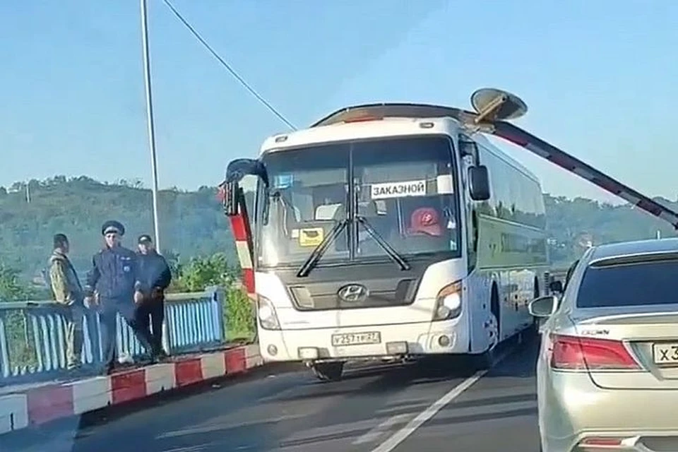ЧП на мосту в районе Артем ГРЭС.