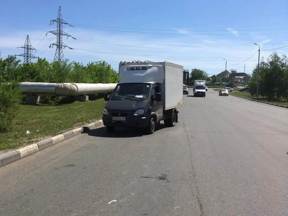 «Газель» сбила женщину, переходившую дорогу