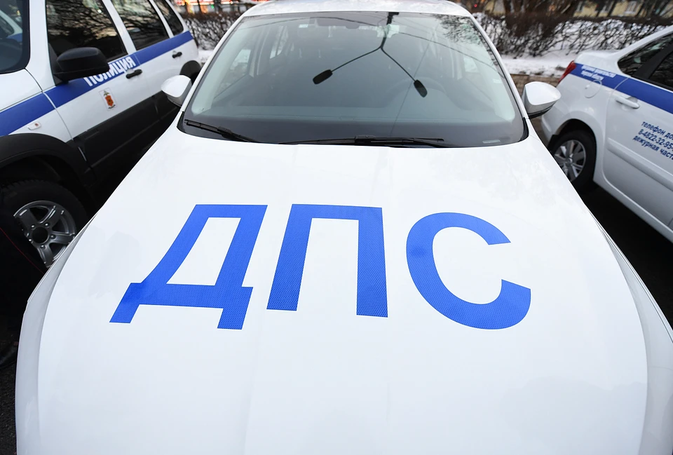 Госавтоинспекторы доставили в больницу четырехлетню девочку Фото: ПТО