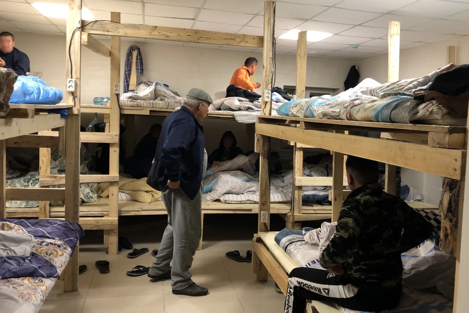 87 мигрантов заселили в цоколь двух многоэтажек Иркутска