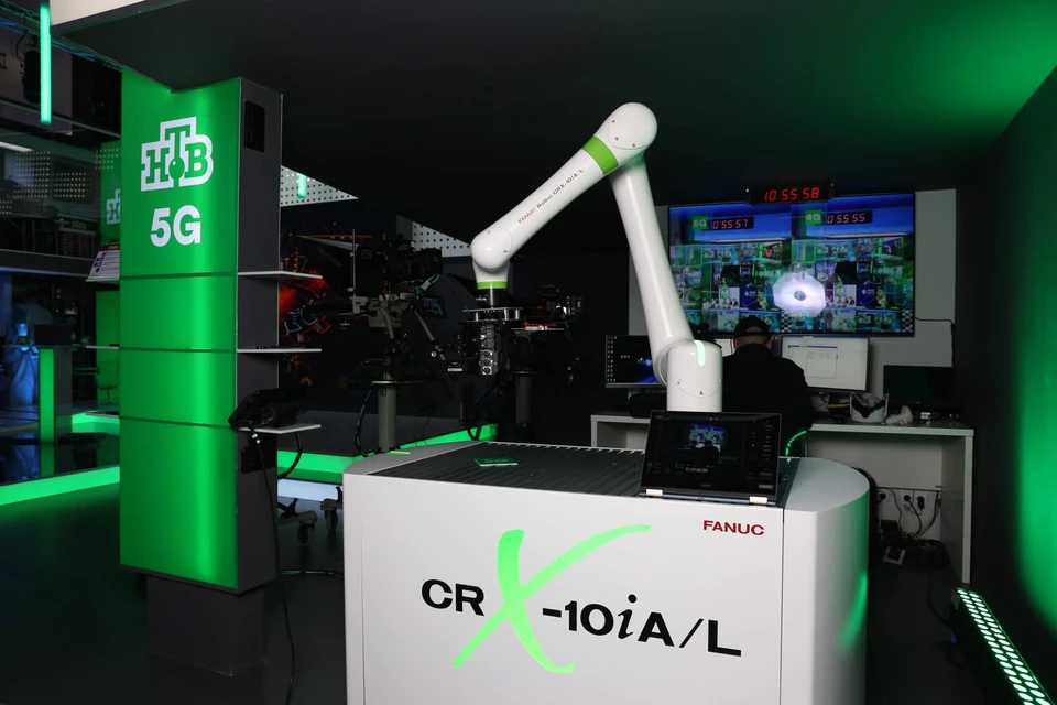 Корреспондент НТВ в прямом эфире продемонстрирует разницу между 4G и 5G