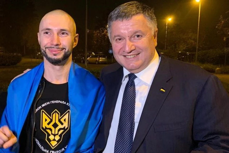 В Италии глава МВД Украины Арсен Аваков (справа) лично встречал освобожденного Виталия Маркива. Фото: facebook.com/arsen.avakov.1