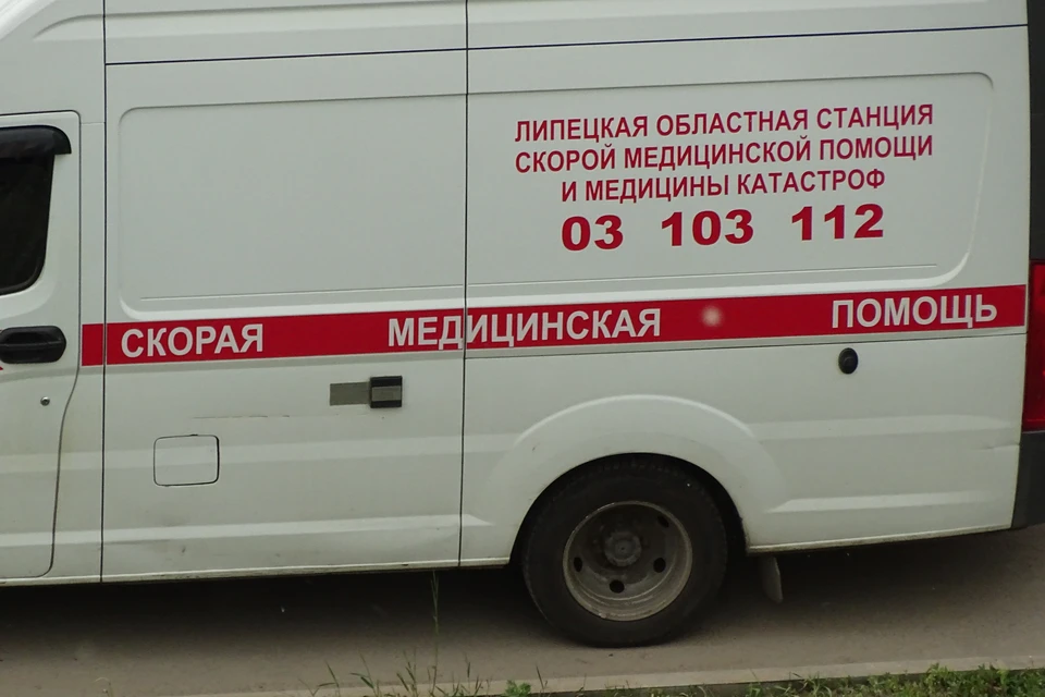 Под Липецком "Лада" столкнулась со снегоболотоходом