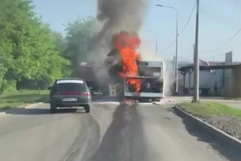 Прокуратура начала проверку по факту возгорания автобуса в Ростове