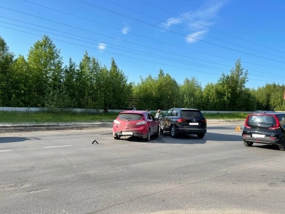В Нижневартовске автоледи не уступила дорогу и въехала в «Мазду» Фото: ГИБДД России