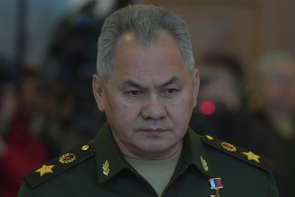 Министра обороны попросили взять на личный контроль разбирательство, была ли гибель Михаила Е. связана с дедовщиной или нет.