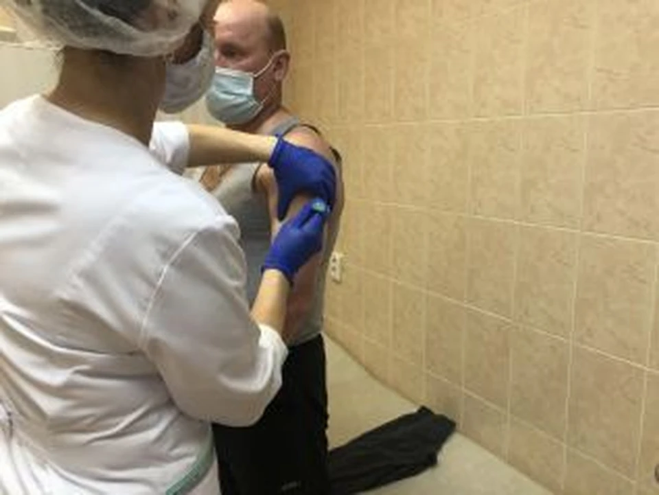 Житель Нягани обнаружил на шее клеща и побежал за прививкой Фото: Администрация города Нягань