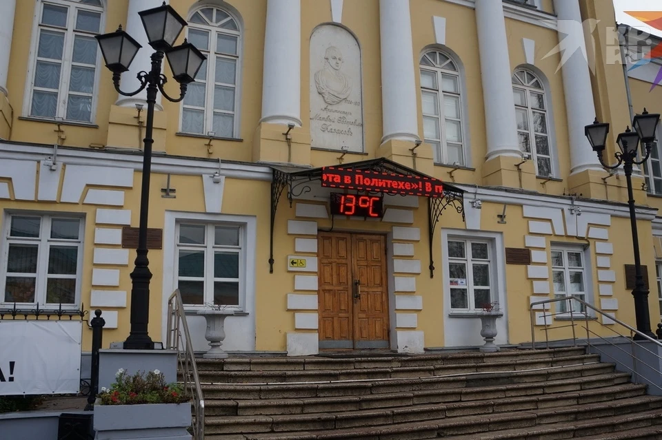В рязанский вуз начнут допускать только студентов с прививками от коронавируса.