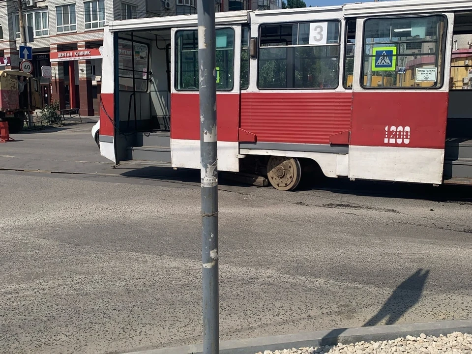 Трамвай сошел с рельсов. Фото из соцсети