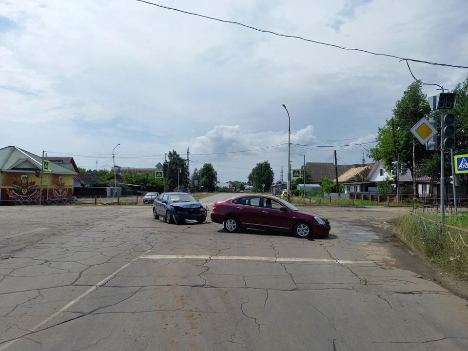 В столкновении пострадала водитель одной из иномарок