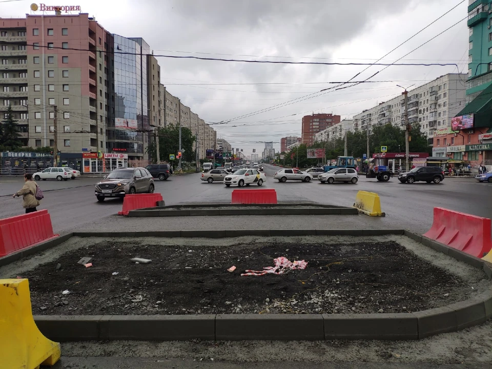 Возмутивший многих челябинцев ремонт Комсомольского проспекта назвали первой ласточкой дорожной реформы. Фото: Екатерина Аристова