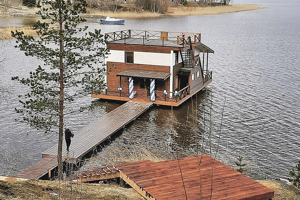 Домик на воде как называется купить квартиру в москве за 1000000 рублей