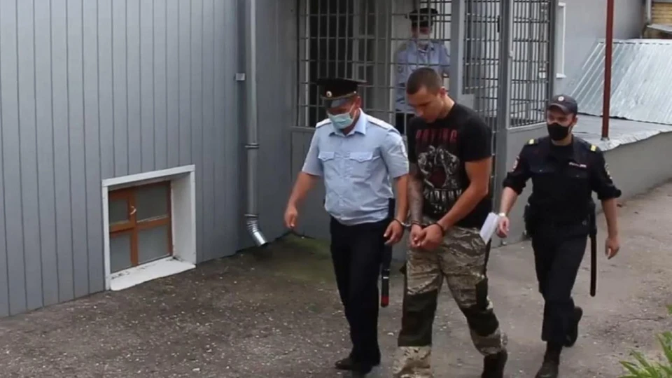Полицейские устанавливают личность заказчика нападения