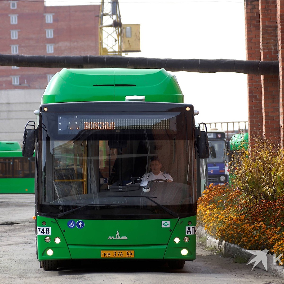 Маршрут 61 автобуса пермь. Автобус Екатеринбург. 61 Автобус Екатеринбург. Автобус 61 Ярославль. 61 Автобус маршрут.