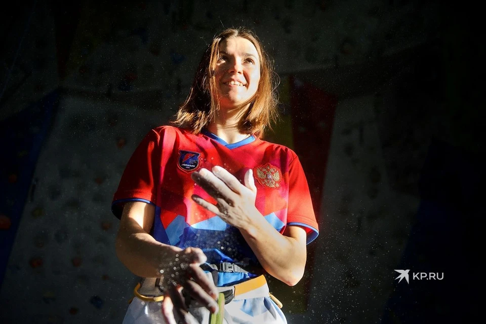 В конце 2020 года Виктория завоевала сразу три золотых медали на чемпионате Европы по скалолазанию.