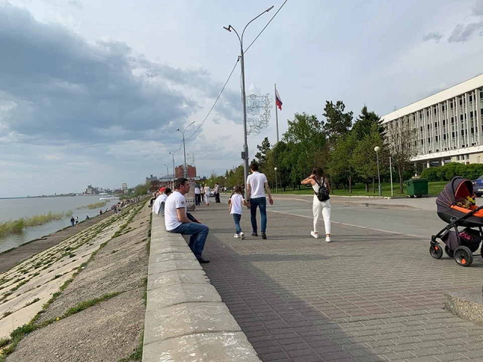 Отец, у которого растут три дочери, наконец осознал, что нет никого лучше, чем его собственные дети, и встал на путь исправления. Суд помог ему в этом.