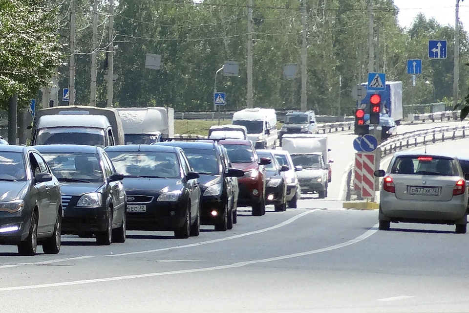 В опасной зоне тюменской трассы запретили левый поворот