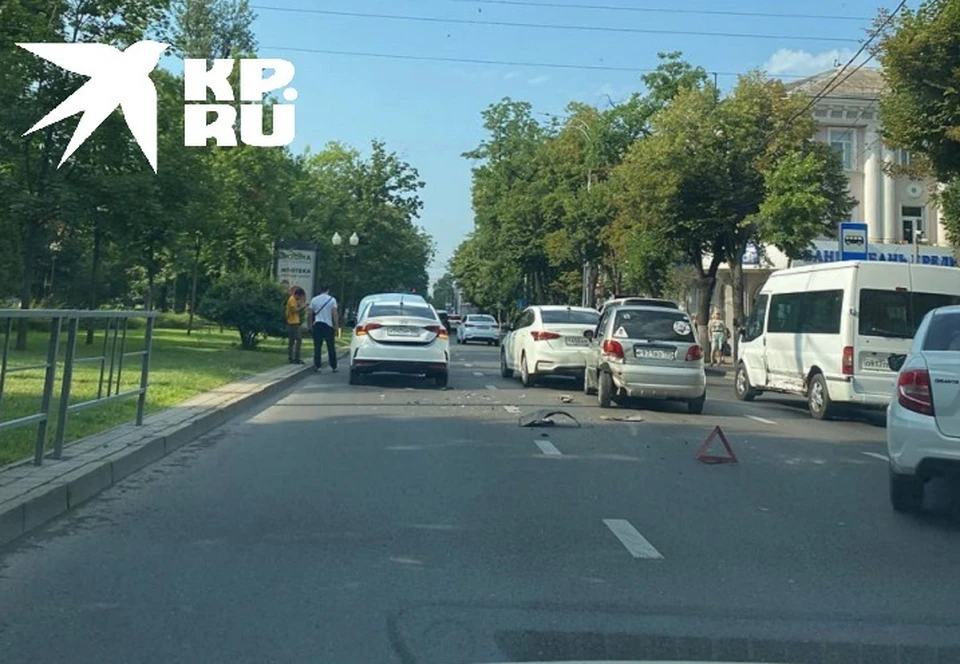 Предварительно, одна из иномарок не справилась с управлением