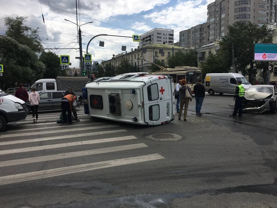 Скорая везла пациентов в ковидный госпиталь.