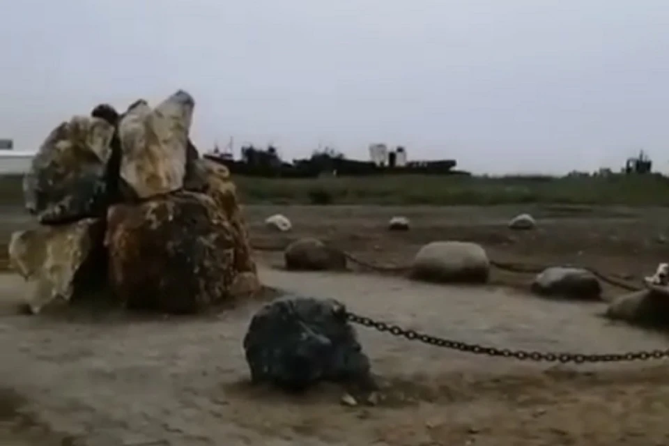 Эвенский стоунхендж появился на Колыме и рассмешил местных жителей. Фото: скриншот с видео.