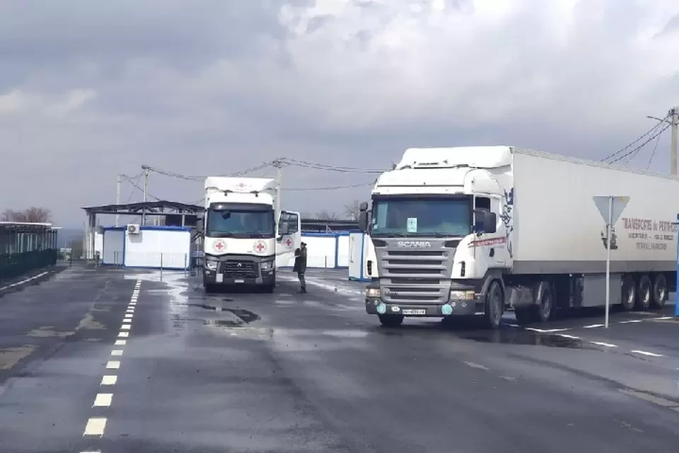 Общий вес доставленного в Республику груза - 17,5 тонн. Фото: МИД ЛНР