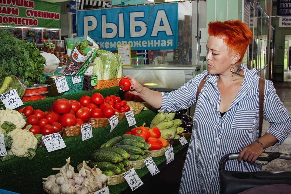 Цены на помидоры и огурцы, наоборот, снизились