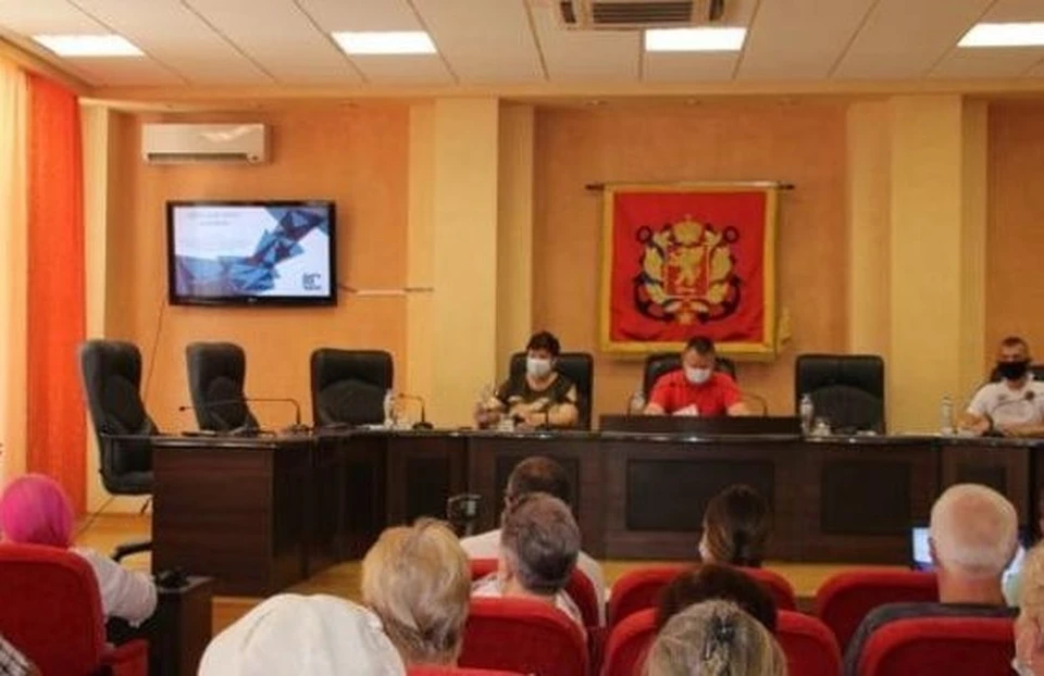 Местные власти приняли решение, что жителей из пострадавших квартир нужно переселять в новые. Фото: пресс-служба администрации Керчи