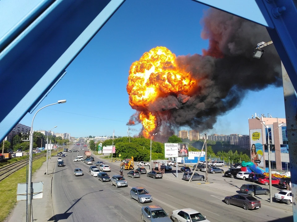 Собственники складов, пострадавших от взрыва на газовой заправке 14 июня, обратились в суд. Фото: Дмитрий Алексенко