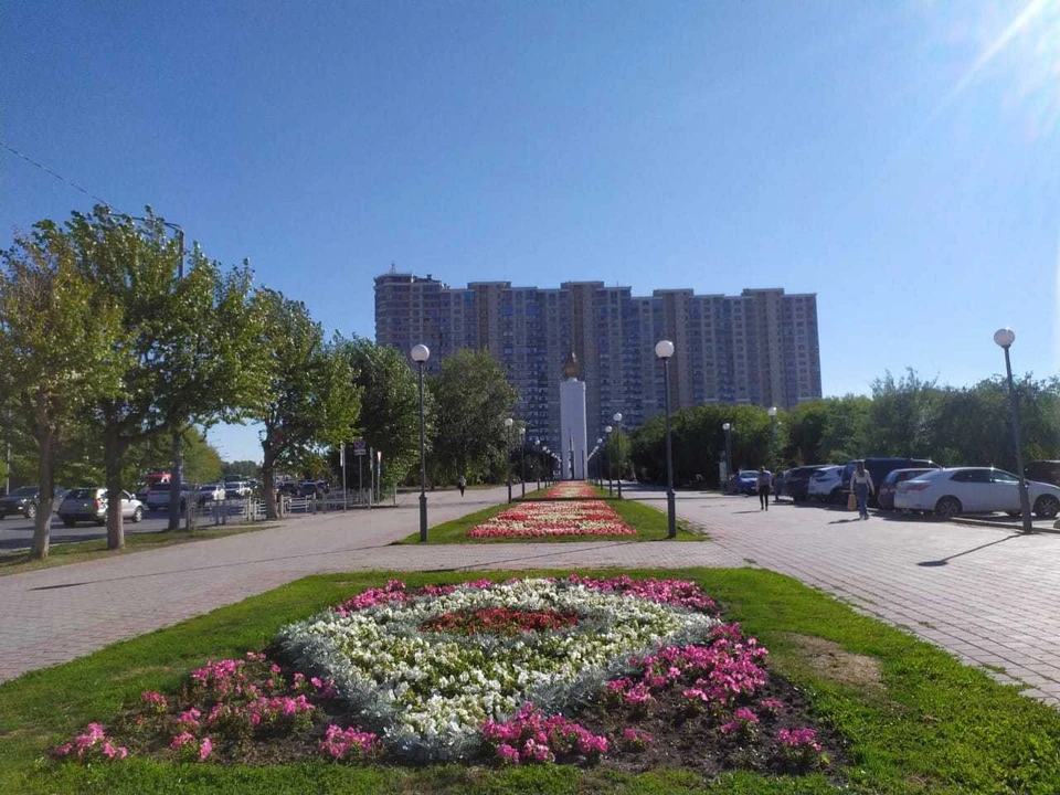 Жителям Тюмени обещают завтра жару и сильный ветер.