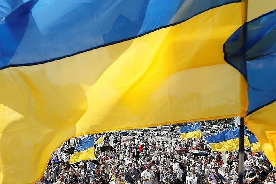 Зеленский подписал закон о коренных народах Украины