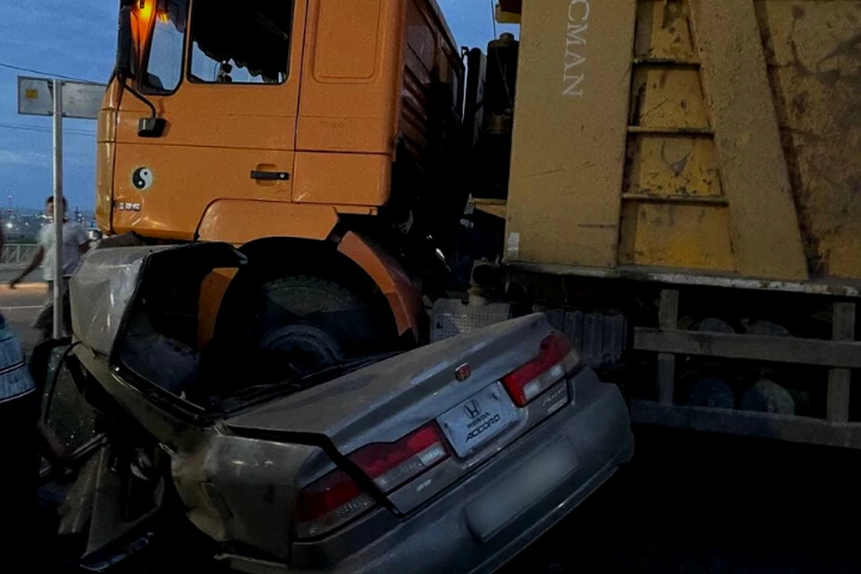 Иномарка влетела в грузовик в Туве: погиб 7-летний ребенок и двое взрослых. Фото: ГУ МВД Тывы