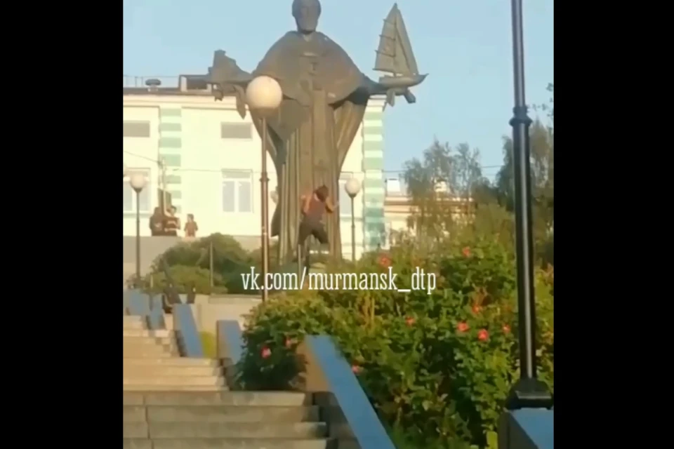 В соцсетях мнения северян по поводу телодвижений дамы разделились. Фото: скрин видео