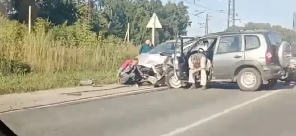 В столкновении пострадал один водитель. Фото: «АСТ-54»