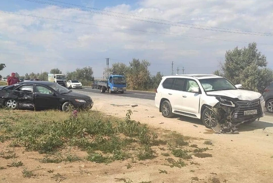 По неофициальной информации автомобиль принадлежит владельцу сети автозаправок в Крыму. Фото: Плохие новости Крым/Вконтакте