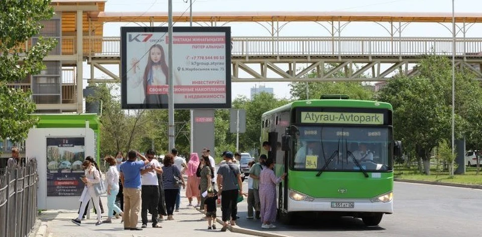 Несмотря на Ashyq в автобус можно попасть и без проверки. Фото azh.kz